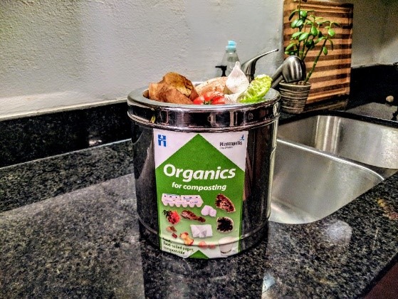 Countertop organics collection